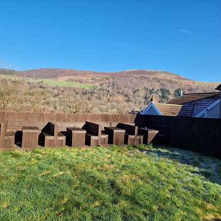 Flat 2, Modern Studio Apartment, Tynte Hotel, Mountain Ash Quakers Yard Zewnętrze zdjęcie